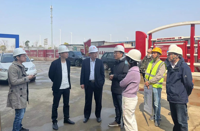 市政公用集團(tuán)劉順保到朱橋東路項(xiàng)目、昌東三路項(xiàng)目、秦坊安置房項(xiàng)目調(diào)研
