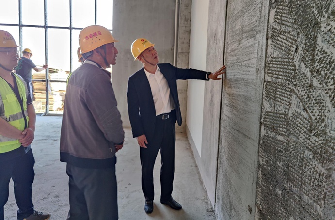 徐旭前往市政公用城三期項目、市政綠色建材科技產(chǎn)業(yè)園項目調(diào)研