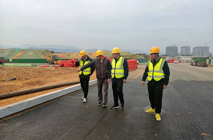 五一勞動獎?wù)芦@得者項目黨支部書記、副總工程師周天奇