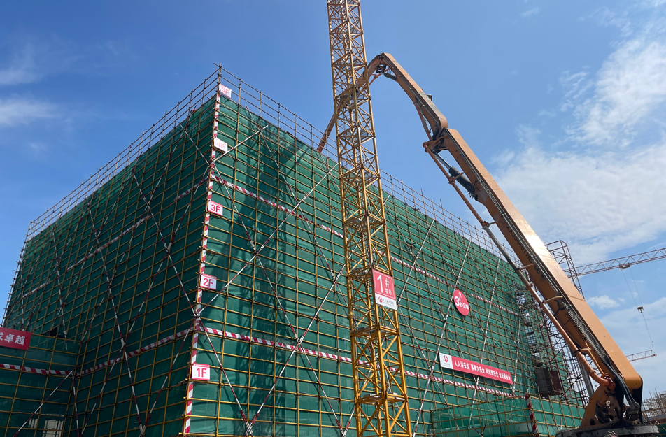 上饒馬家柚產(chǎn)業(yè)園項(xiàng)目生活樓、辦公樓主體結(jié)構(gòu)封頂