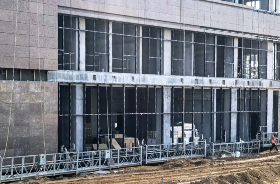 南昌市政建設(shè)集團(tuán)有限公司緊急開展強(qiáng)對(duì)流天氣專項(xiàng)安全檢查，全面排查設(shè)備加固、用電安全、排水防澇及應(yīng)急物資，筑牢極端天氣施工安全防線