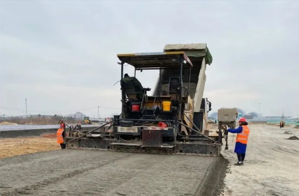 市政建設(shè)重點工程攻堅｜云翔大道路基填方85%與廣州路東延北半幅通車沖刺