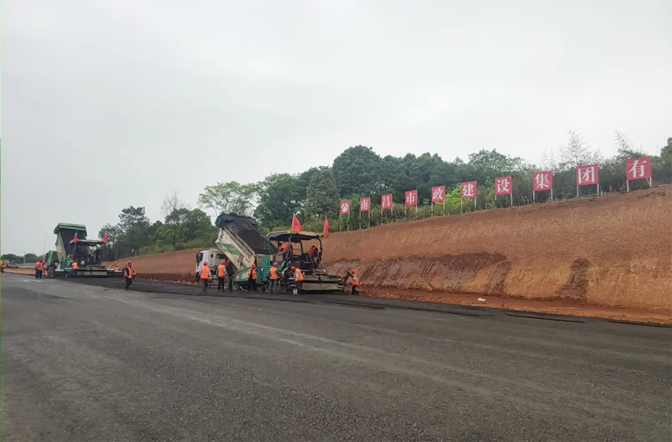 南昌云翔大道級(jí)配碎石施工啟動(dòng) | 安全質(zhì)量雙控推進(jìn)路面結(jié)構(gòu)新階段
